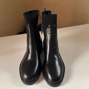 NWT Zara Elastic Ankle Boots with stretch shaft Size-39M